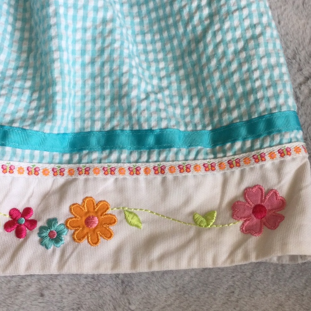 Adorable girls dress - Picture 3 of 6